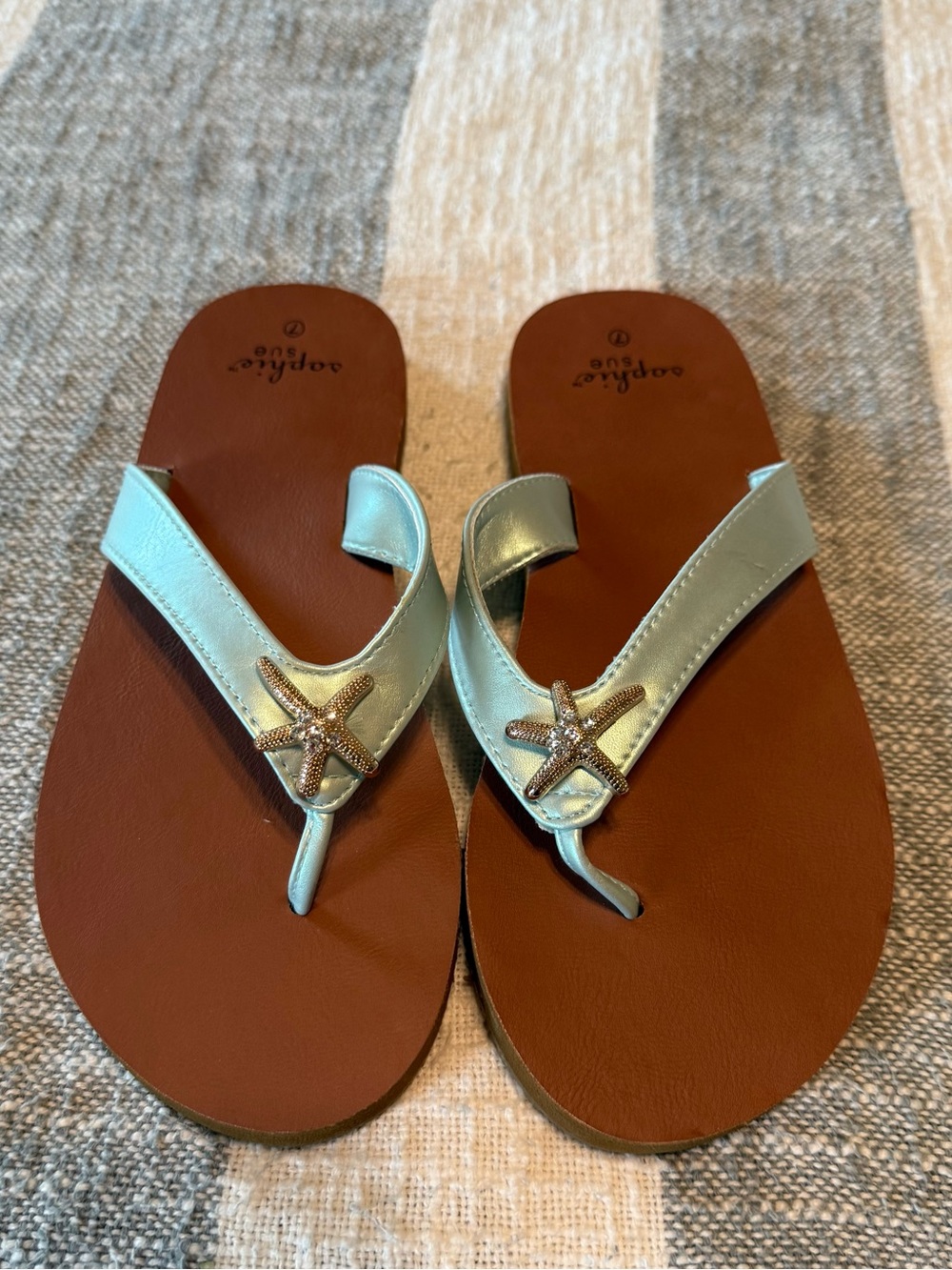 Sophie Sue SZ 7 Aqua Blue Starfish Charm Flip Flops From Cracker Barrel
